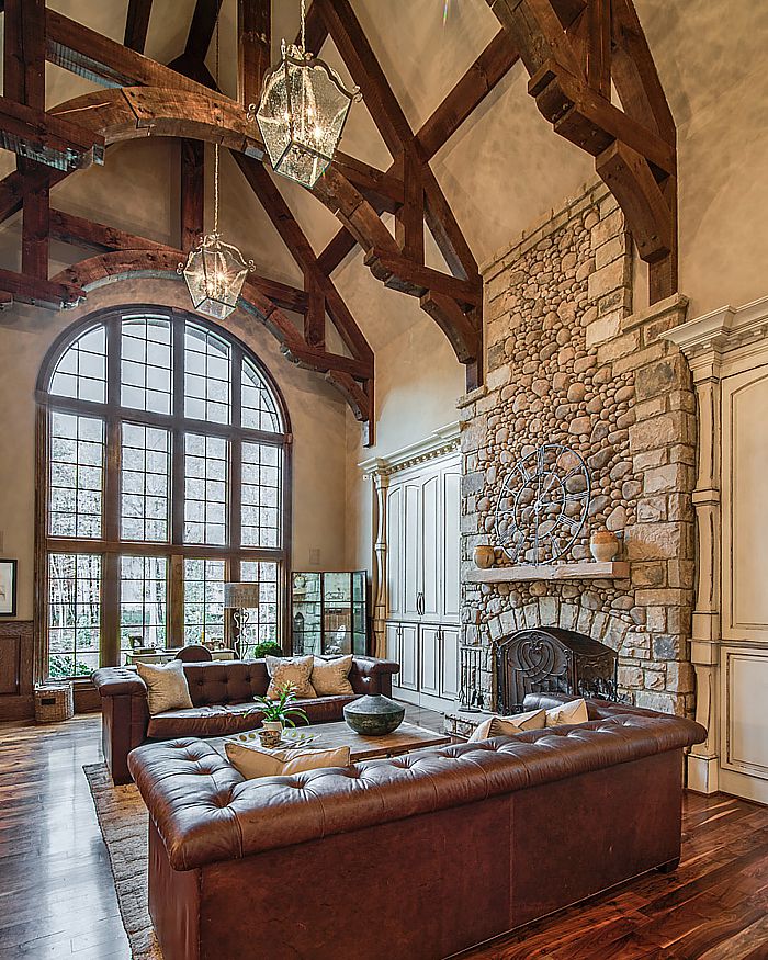 Beautiful tall ceilings with flying buttress supports.